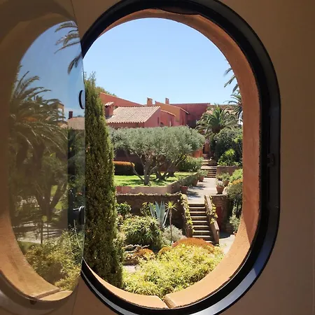 Maison Sur Le Port De * ポルクロール